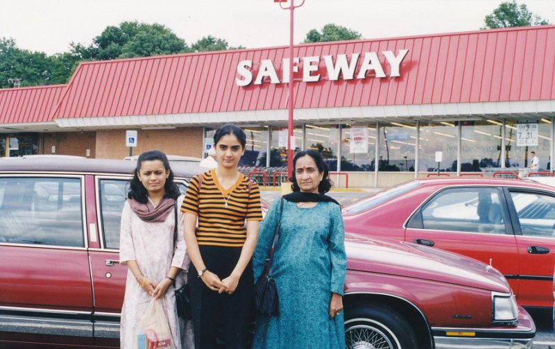 003-Safeway - the local supermarket.jpg